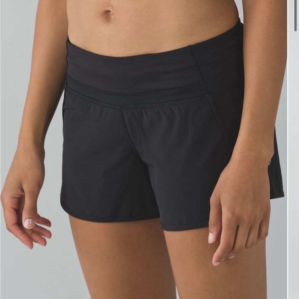 Lululemon Run Times Short *4-way Stretch 4"
Black Size 4